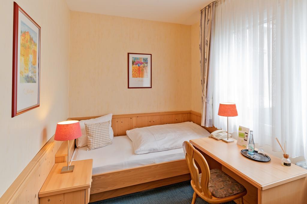 Hotel Bergischer Hof Windeck Exterior foto